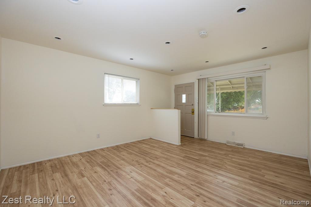 21040 Woodside Avenue, Ferndale, MI 48220 — Photo 3