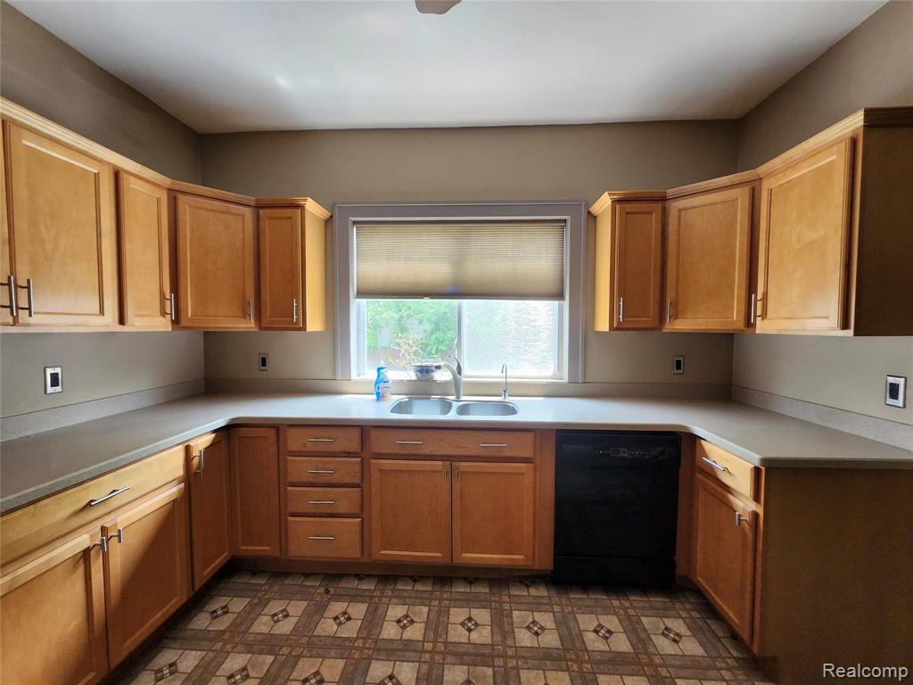 6504 Grandmont Avenue, Detroit, MI 48228 — Photo 29
