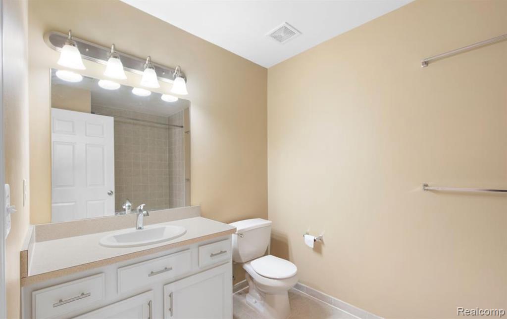 1845 FLAGSTONE Circle, Rochester, MI 48307 — Photo 13