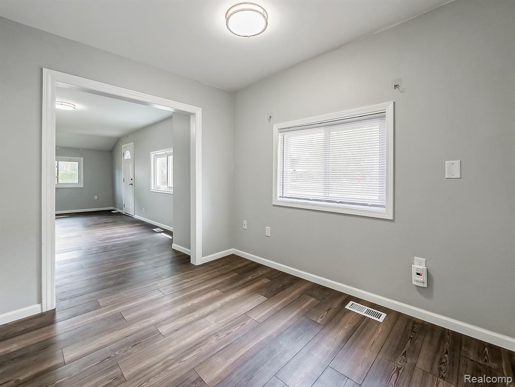 9526 Cedar Island Road, White Lake, MI — Photo 12