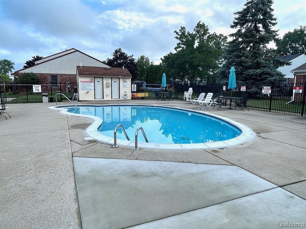 39554 OLD DOMINION Drive, Clinton Twp, MI 48038 — Photo 17