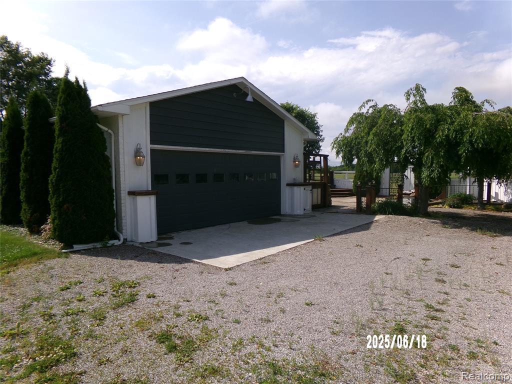9585 Henderson Road, Corunna, MI 48817 — Photo 6