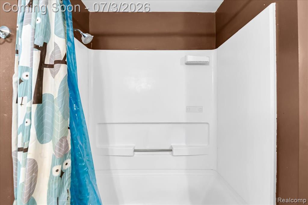 6514 Luanne Drive, Flushing, MI 48433 — Photo 20