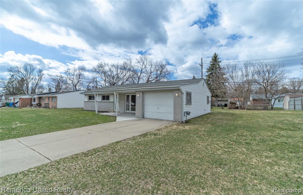 945 N Commerce Road, Commerce Twp, MI 48382 — Photo 44