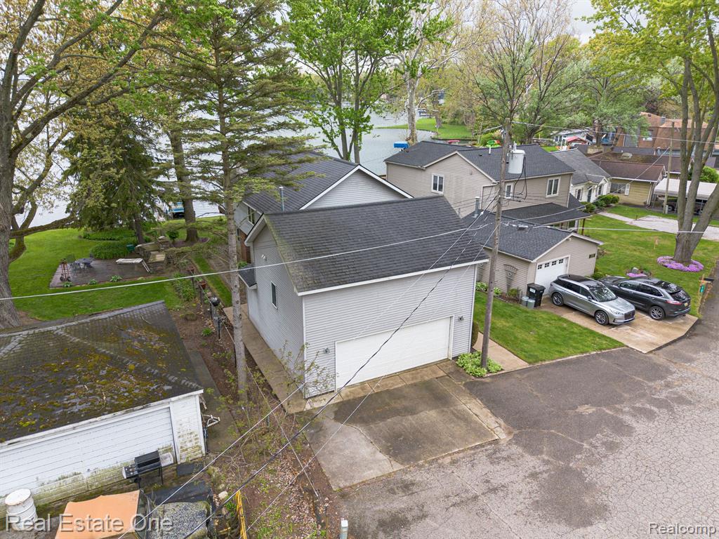 10194 Elmcrest Road, Whitmore Lake, MI 48189 — Photo 10