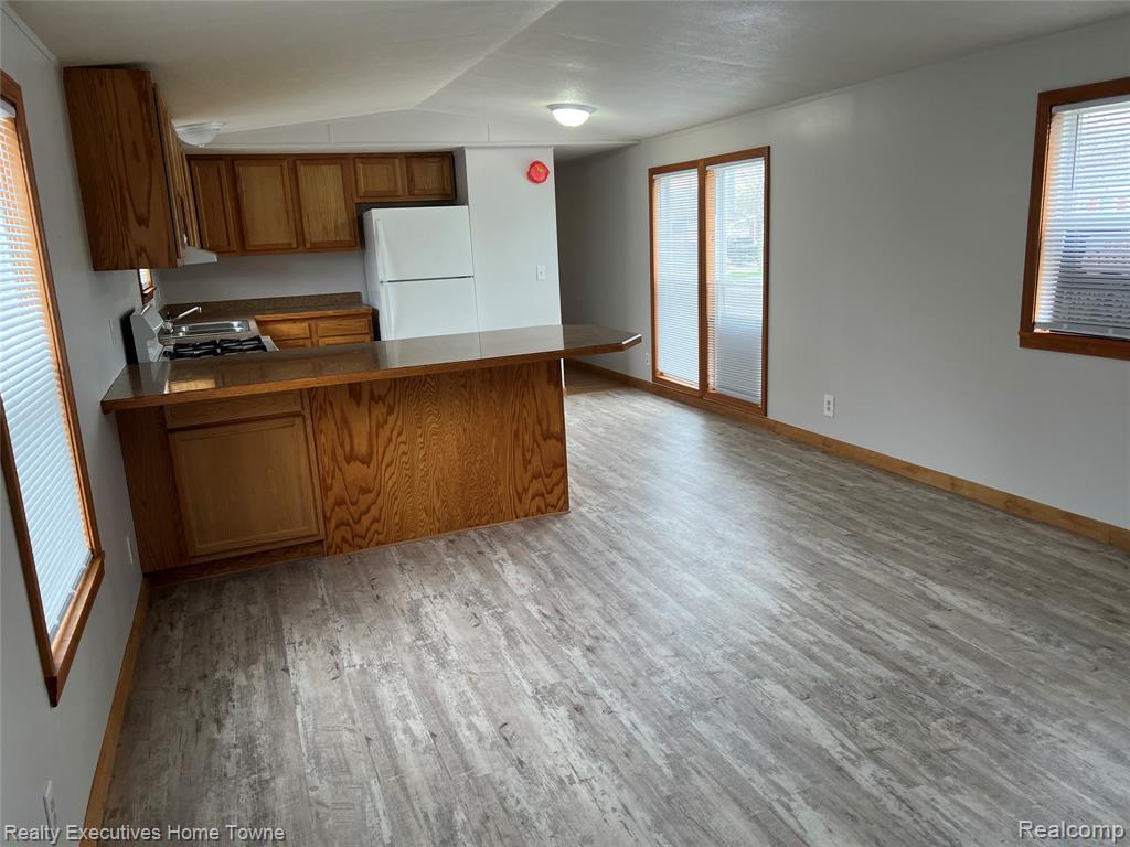 7130 Mapleview Circle, 68, Brown, MI 48416 — Photo 9