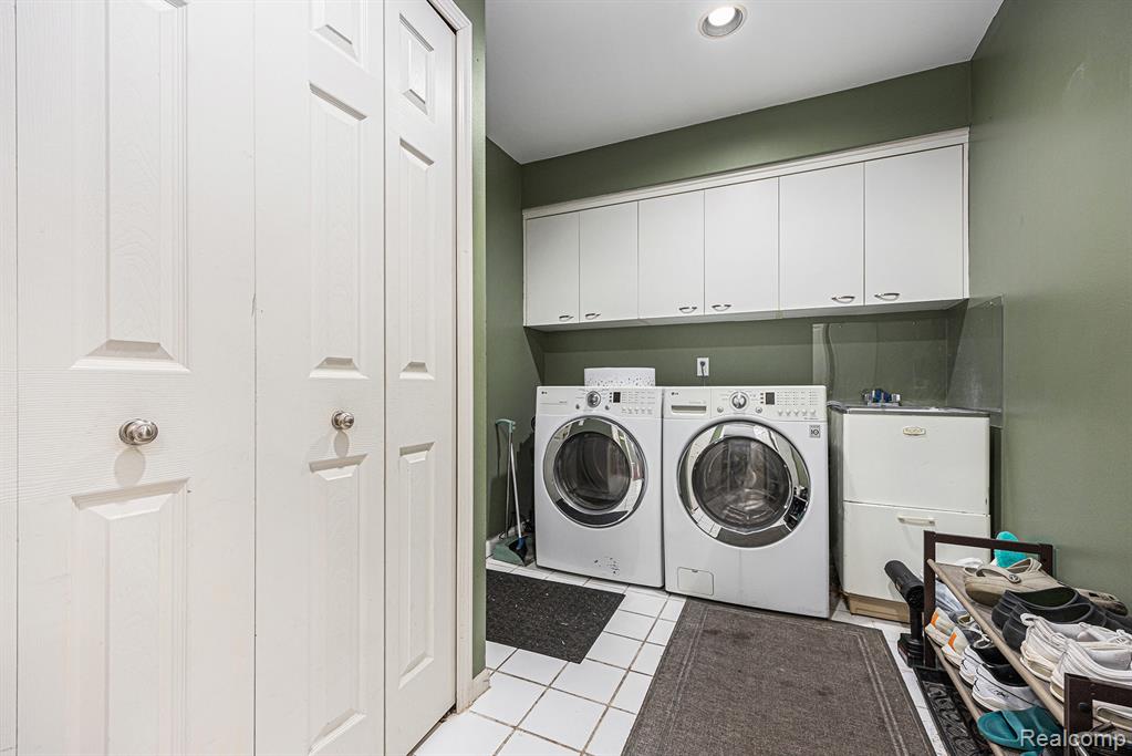 584 Cambridge Way, Bloomfield Hills, MI 48304 — Photo 11