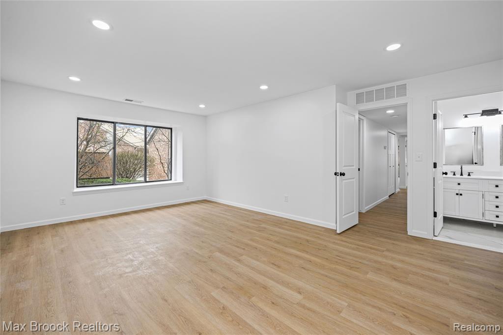 7443 Brynmawr Court, West Bloomfield, MI — Photo 31