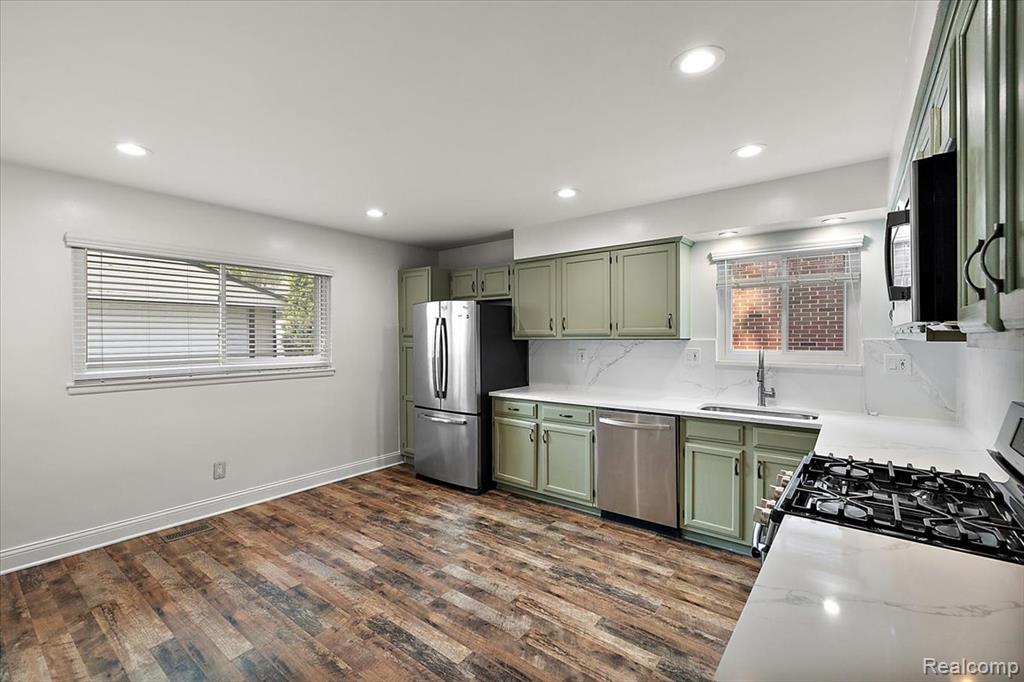 726 Woodlawn Avenue, Royal Oak, MI 48073 — Photo 6