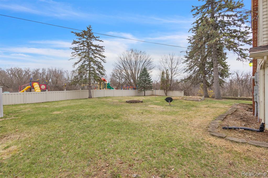 8202 N Inkster Road, Dearborn Heights, MI 48127 — Photo 32