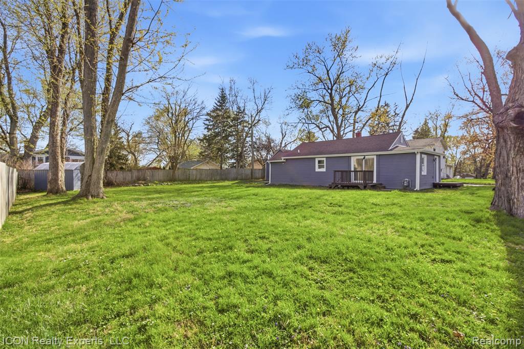 6759 Buckland Avenue, West Bloomfield, MI 48324 — Photo 13