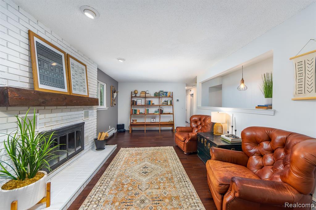 4885 WALKER Drive, Brighton, MI 48114 — Photo 8