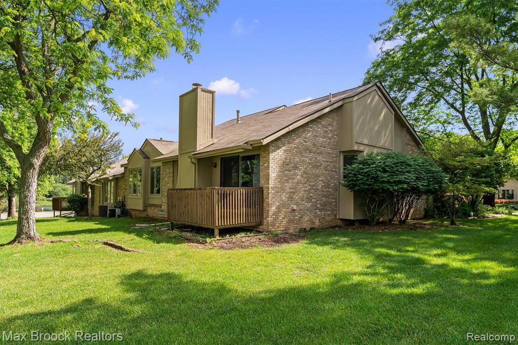 4159 Foxpointe Drive, West Bloomfield, MI 48323 — Photo 36