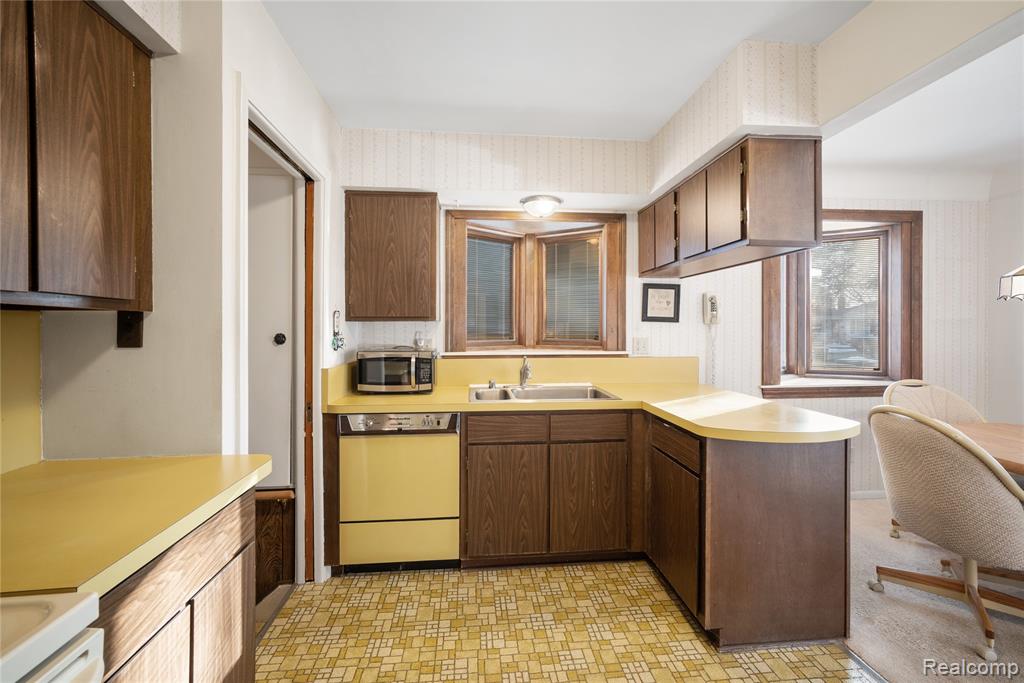 8711 Jackson Street, Taylor, MI 48180 — Photo 7