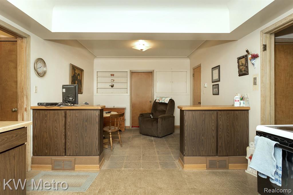 49151 RIDGE Court, Northville, MI 48168 — Photo 18