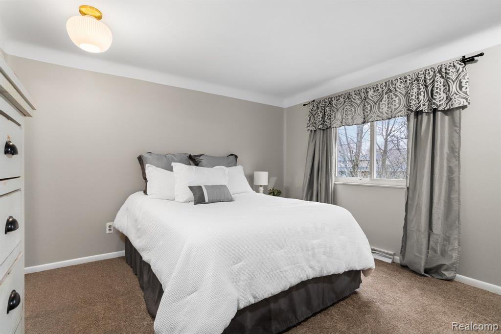 6165 VENICE Drive, Commerce Twp, MI 48382 — Photo 24