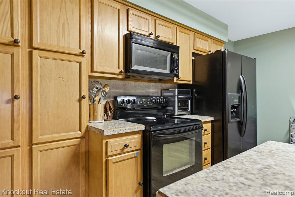 4256 Emerald Drive, Bridgeport, MI 48722 — Photo 18