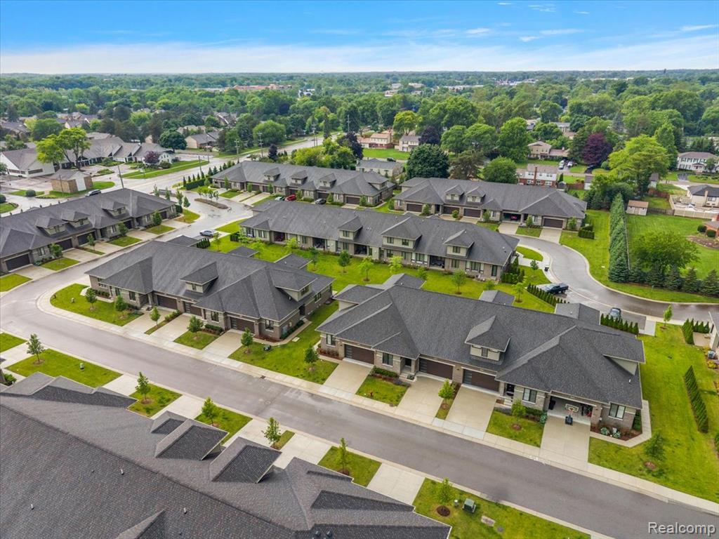 7484 Gramercy Circle, West Bloomfield, MI — Photo 61