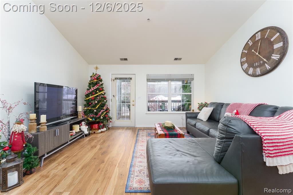12274 Saint Andrews Way, Fenton, MI 48430 — Photo 9