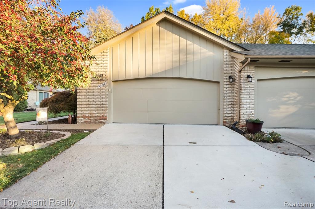 43058 W Kirkwood Drive, Clinton Twp, MI 48038 — front exterior