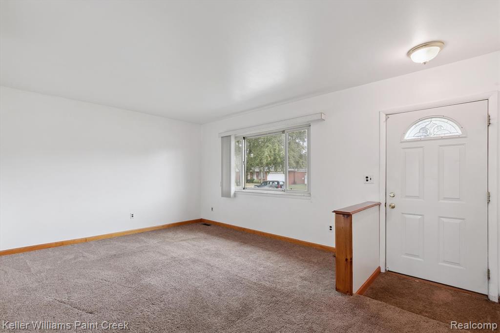 8457 Potomac Street, Center Line, MI 48015 — Photo 7