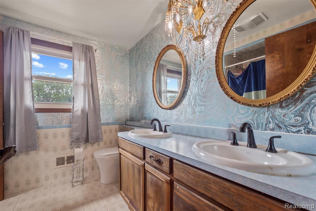 4041 TWIN LAKES Court, Shelby Twp, MI 48316 — Photo 30
