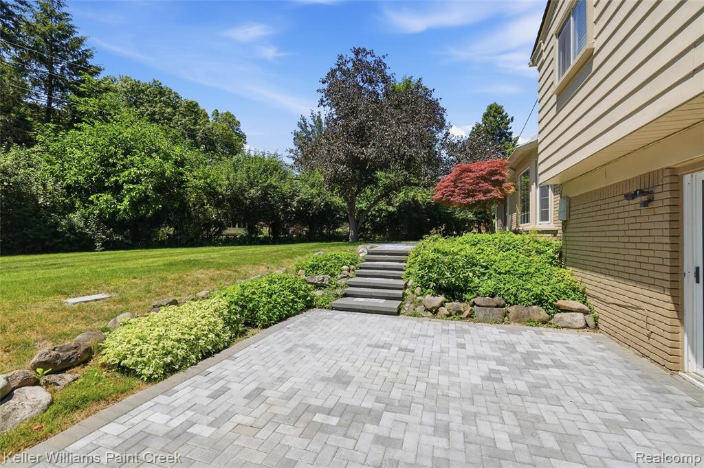 4016 Iverness Lane, West Bloomfield, MI 48323 — Photo 36
