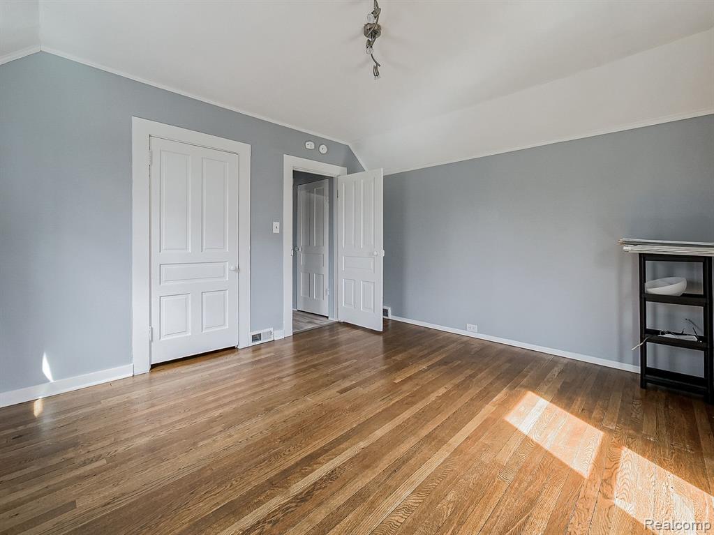 654 HICKORY unit 3 Street, Milford, MI 48381 — Photo 8