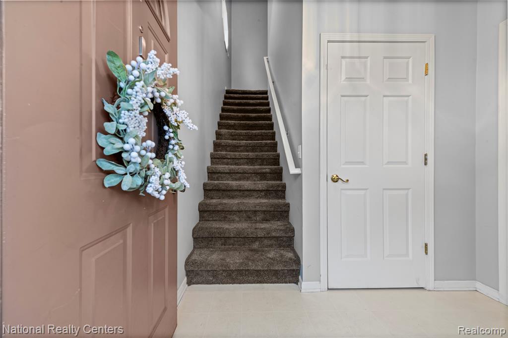 4967 Oak Hill Drive, Waterford, MI 48329 — Photo 8