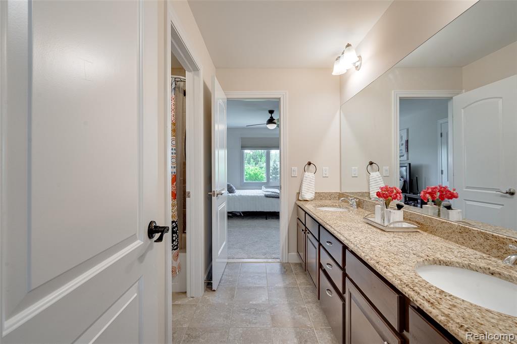 47576 VALENCIA Circle, Novi, MI — Photo 69