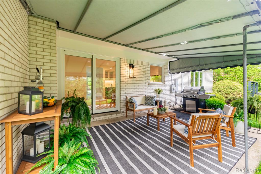 655 CANTERBURY Road, Grosse Pointe Woods, MI 48236 — Photo 44
