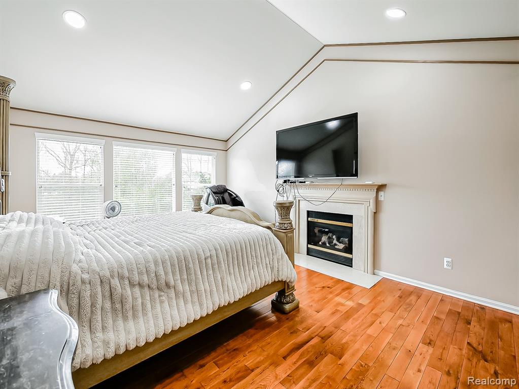 5221 Sandlewood Drive, Commerce Twp, MI 48382 — Photo 38