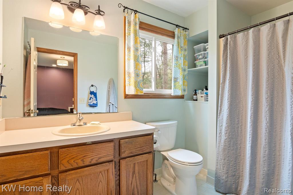 4143 EMERALD PINES Drive, Commerce Twp, MI 48390 — Photo 31