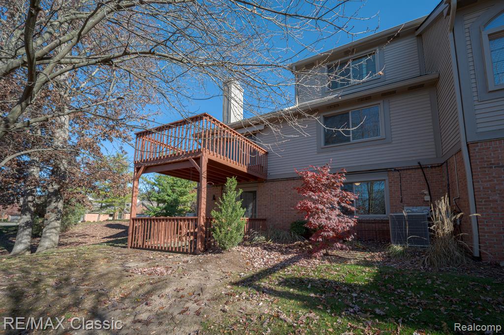 1049 ELMWOOD Drive, 13, Brighton, MI 48116 — Photo 37