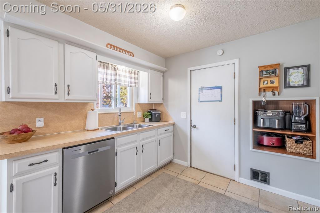 4102 Farner Street, Linden, MI 48451 — Photo 4