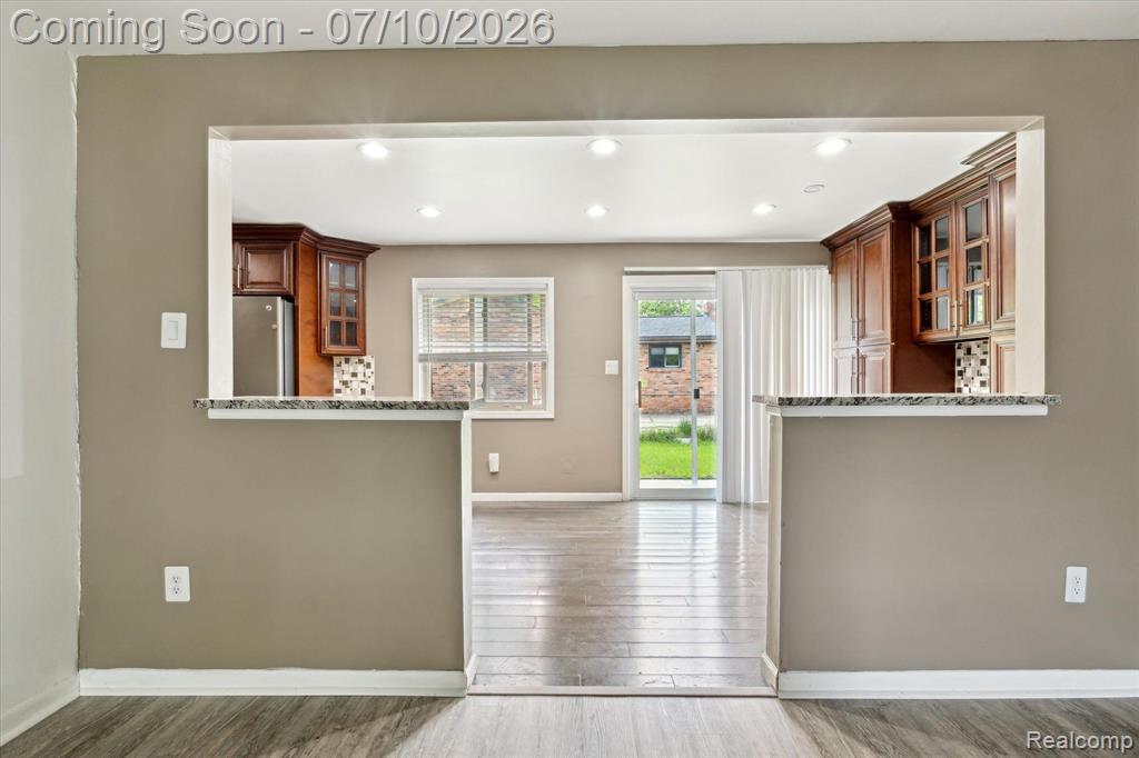 500 TROMBLEY Drive, Troy, MI 48083 — Photo 9