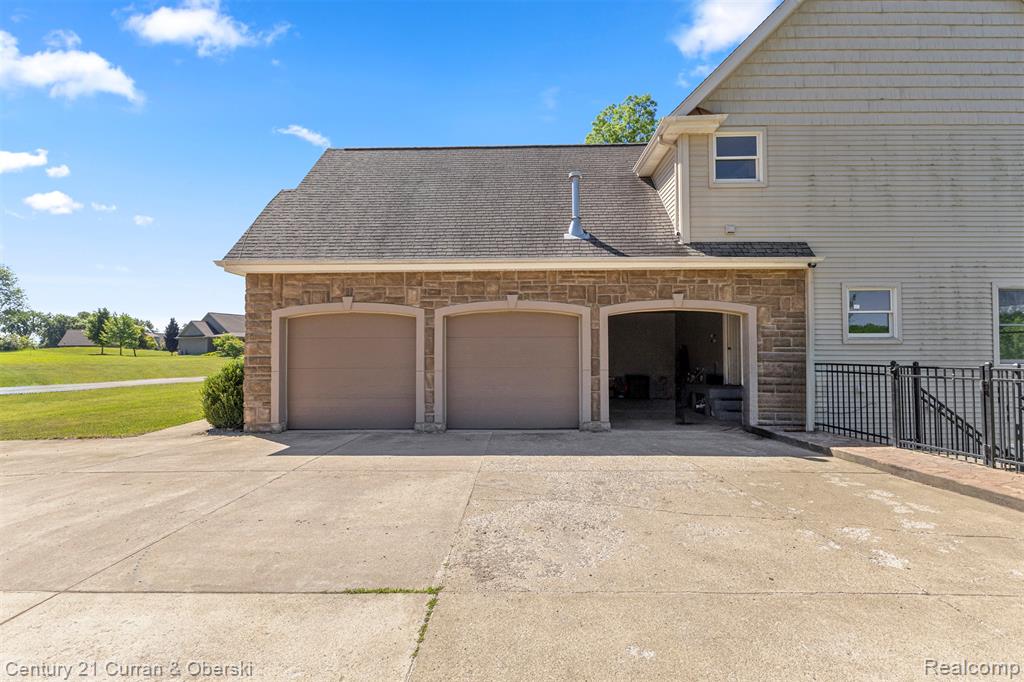 2732 Carric Court, Jackson, MI 49201 — Photo 33