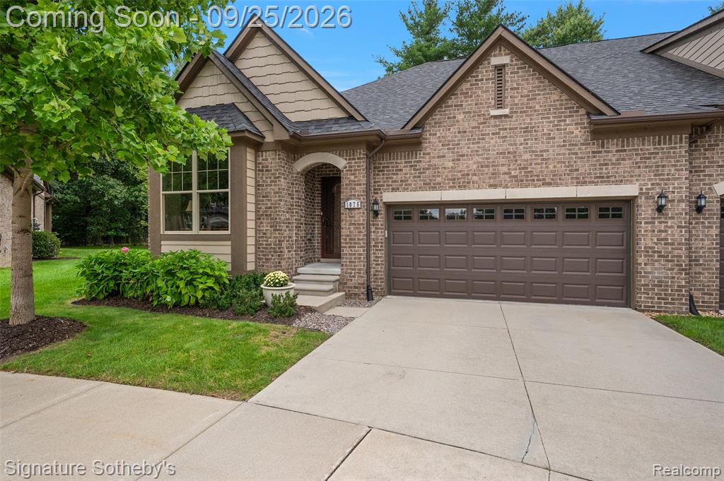 1075 Hampshire Court, Rochester Hills, MI 48307