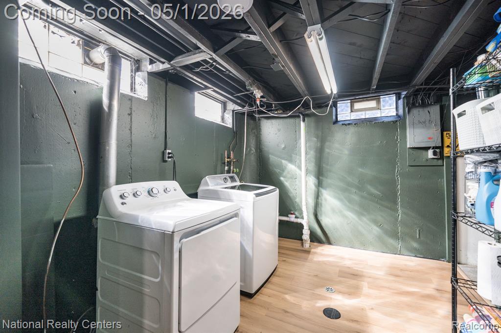 8341 Shari Drive, Westland, MI — Photo 25