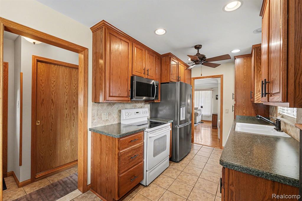9001 Denne Street, Livonia, MI 48150 — Photo 6