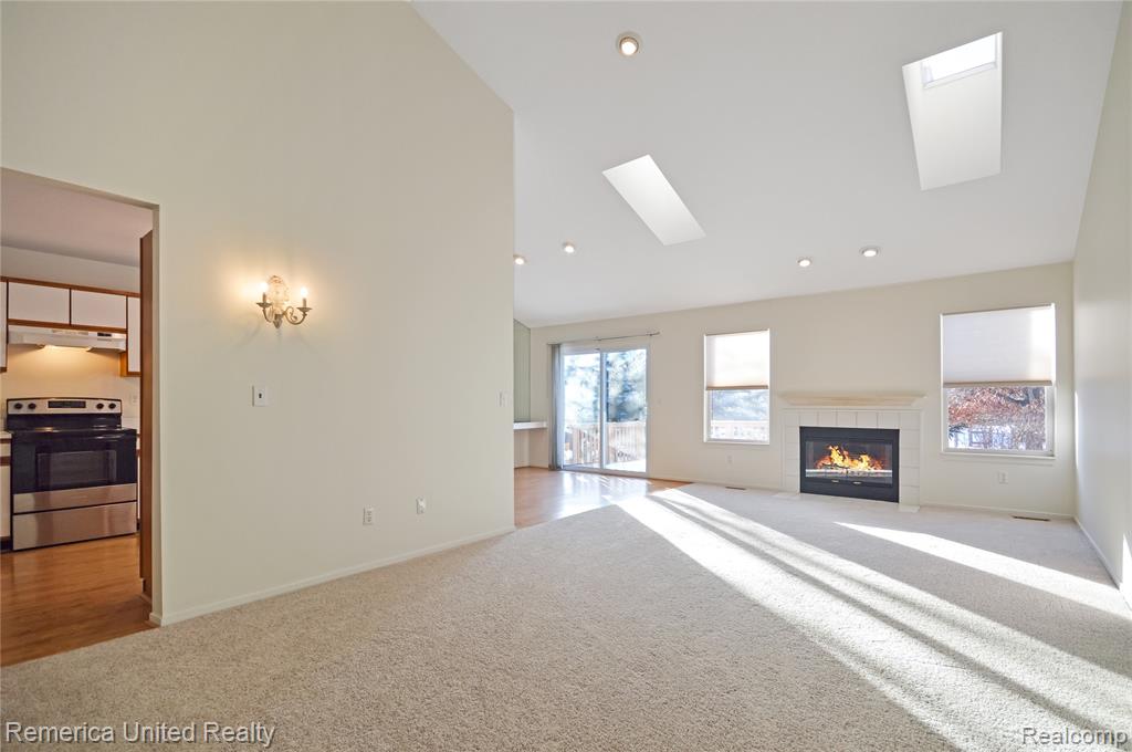 263 Whispering Hill, Commerce Twp, MI 48390 — Photo 2