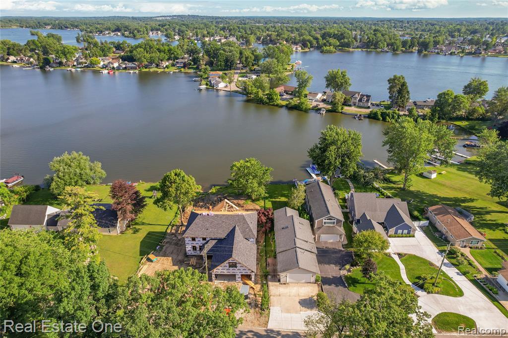 9047 Gale Road, White Lake, MI — Photo 5