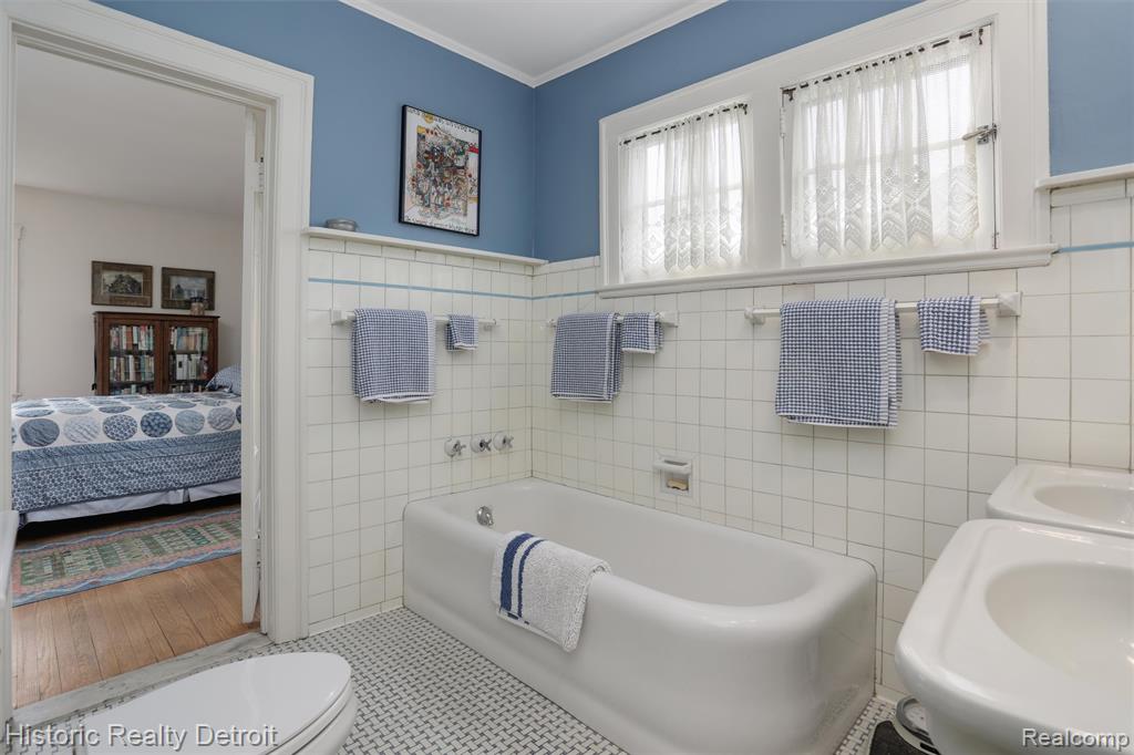 1027 Burns Street, Detroit, MI 48214 — Photo 33