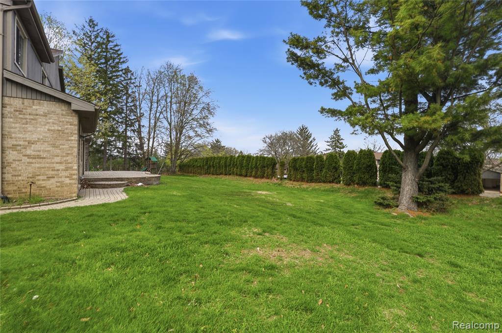 2084 Wabeek Hill Court, Bloomfield Hills, MI 48302 — Photo 49