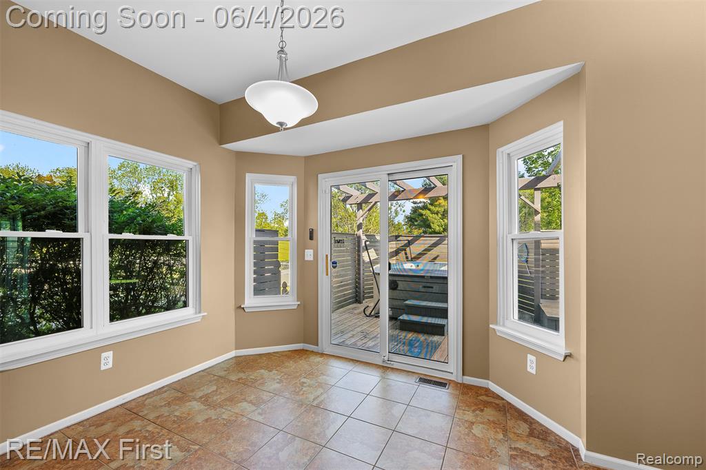 8559 Barrington Drive, Ypsilanti, MI 48198 — Photo 18