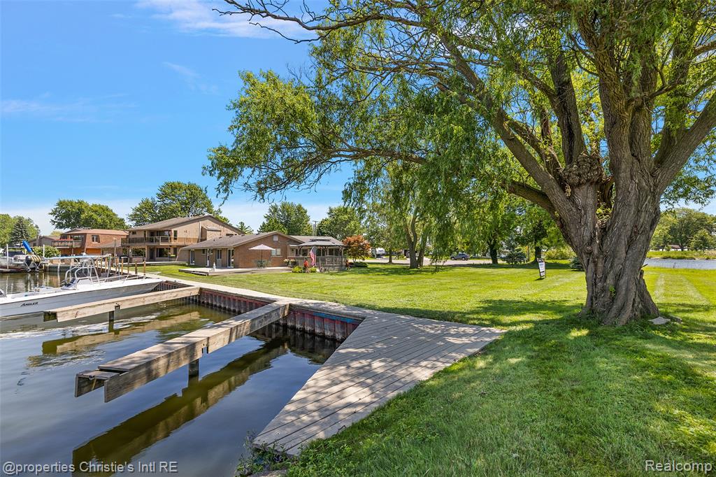 37337 LAKESHORE Drive, Harrison Township, MI — Photo 34