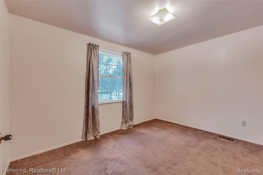 46323 Gainsborough Drive, Canton, MI 48187 — Photo 40