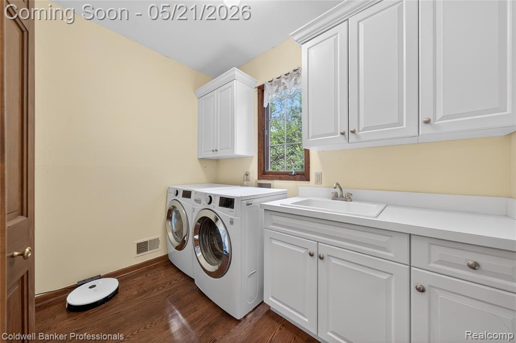 2076 Shore Hill Court, West Bloomfield, MI 48323 — Photo 17