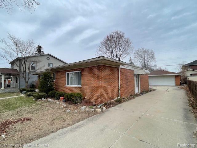 6916 KINMORE Street, Dearborn Heights, MI 48127 — Photo 2