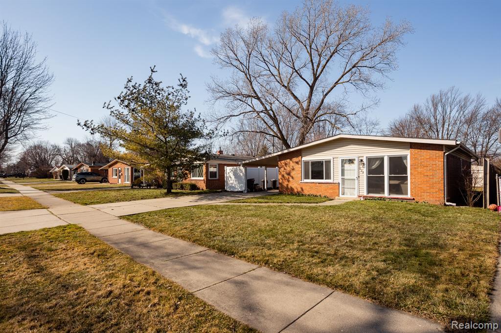 1629 E DULONG Avenue N, Madison Heights, MI 48071 — Photo 35